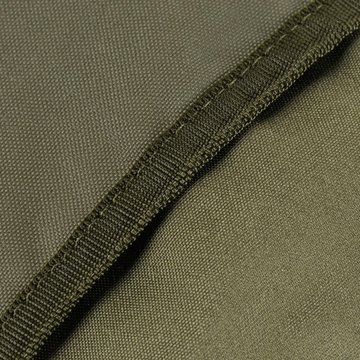 Detalje af M-Tac Pouch Sukharka Gen.3 XL i slidstærkt Cordura 500D med robust syning for holdbarhed og kvalitet.