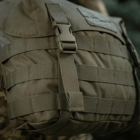 M-Tac Pouch Sukharka Gen.3 XL i Cordura 500D med MOLLE-system og Woojin hardware på en feltjakke.