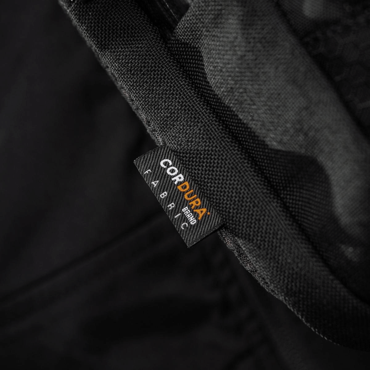 M-Tac Tablet Bag Laser Cut Hex med Cordura Hex stoflabel for holdbarhed og kvalitet.