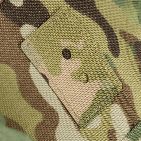 Detalje af M-Tac STURM Elite Rygsæk i camouflage stof lavet af Cordura-materiale med fokus på robust og holdbar kvalitet.