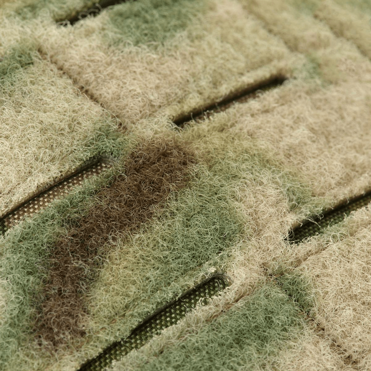 Detalje af MOLLE Laser Cut frontpanel på M-Tac STURM Elite Rygsæk i Cordura-materiale.