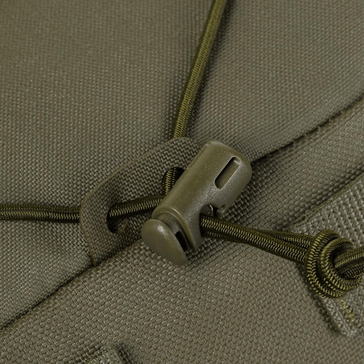 M-Tac STURM Elite Rygsæk med robust snørelukning og højkvalitets Cordura materialer, detaljevisning af hardware.