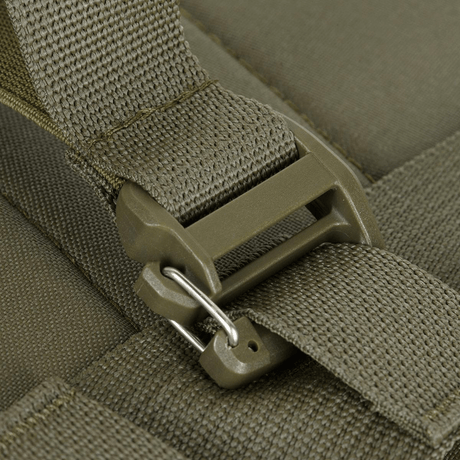 Taktisk spænde på M-Tac STURM Elite Rygsæk lavet af Cordura materiale, viser robust hardware og pålidelig konstruktion.