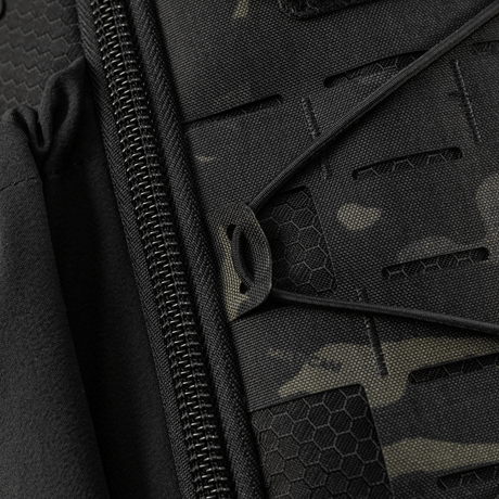 M-Tac STURM Elite Rygsæk med detaljebillede af lynlås og MOLLE panelet i Cordura materiale, designet til taktisk brug.