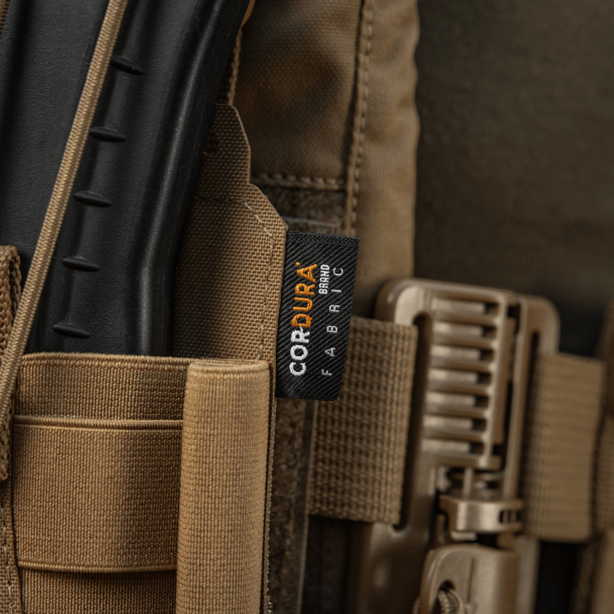 M-Tac Frontpanel til Cuirass QRS Pladebærer Tre Magasiner med Cordura Squadron stofdetaljer