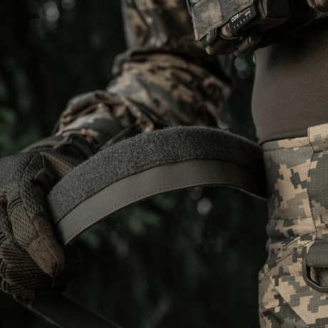 M‑Tac Internal Tiger-bälte använt för militär utrustning med Cordura 500D-tyg och Velcro-fäste. Passar taktiska tillämpningar.