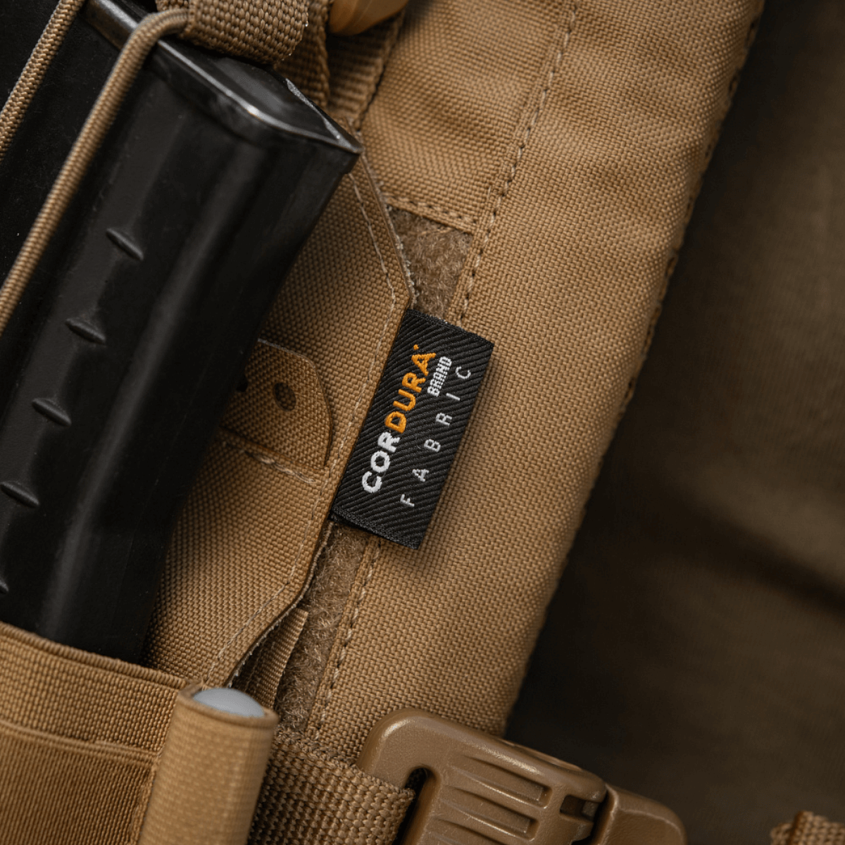 M-Tac Frontpanel til Plate Carrier Cuirass QRS til 4 Magasiner med Cordura Squadron stofdetalje
