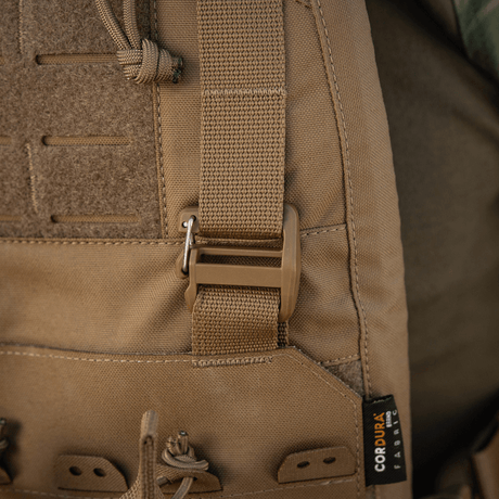 M-Tac frontpanel till Plate Carrier Cuirass QRS för 4 magasin i slitstarkt Cordura-nylon med justerbar rem, NIJ-certifiering, galleri position 1.