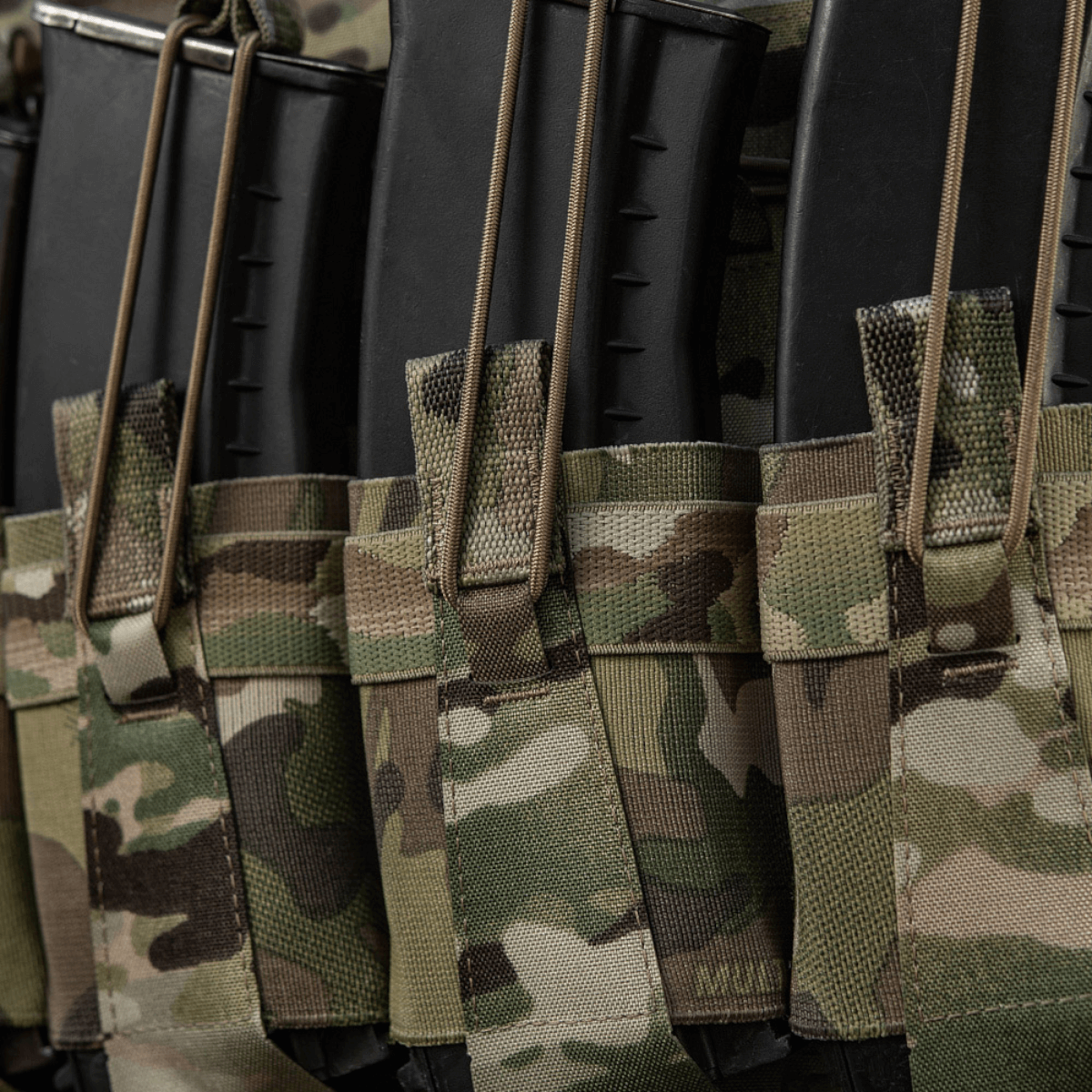 M-Tac Frontpanel til Plate Carrier Cuirass QRS til 4 Magasiner elastikmagasinpung i camouflage-finish til AK/AR magasiner.