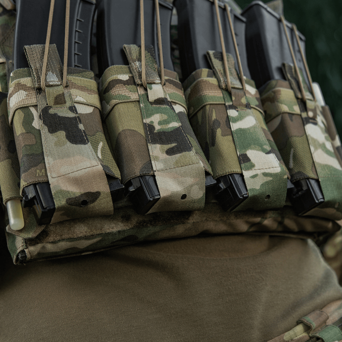 M-Tac Frontpanel til Plate Carrier Cuirass QRS til 4 Magasiner med elastiske lommer til AK/AR magasiner i camouflage materiale