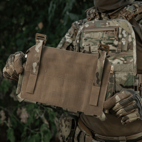 M-Tac frontpanel till Plate Carrier Cuirass QRS för 4 magasin i slitstarkt multicam material, NIJ-certifiering, galleri position 1.