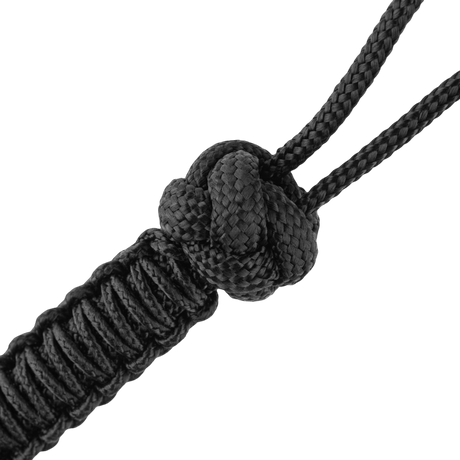 Svart M-Tac Knife Lanyard Celtic i flätad paracord, stilfullt tillbehör till knivar, förbättrar greppet och personligt uttryck.