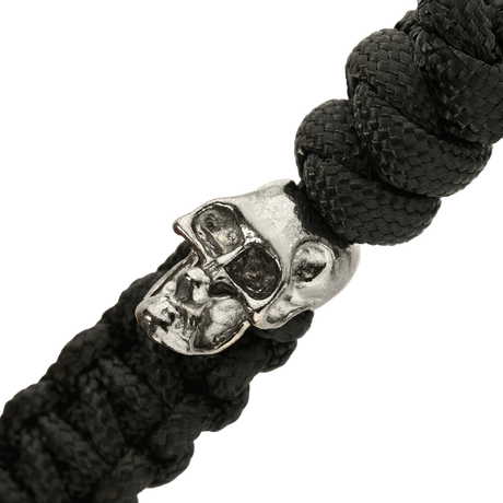 M-Tac Loopy Snake Skull Lanyard i flätad paracord med silverfärgad skalledekoration, idealisk för att snabbt och stilfullt dra upp knivar.