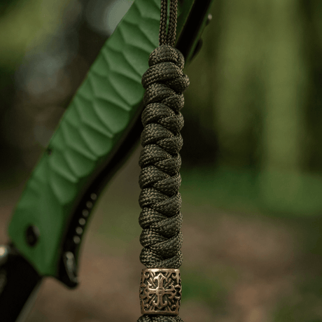 M-Tac Viper Lanyard Scandinavian i flätad paracord med Viper-motiv, stilfullt tillbehör för knivar och utrustning, flexibelt och hållbart.