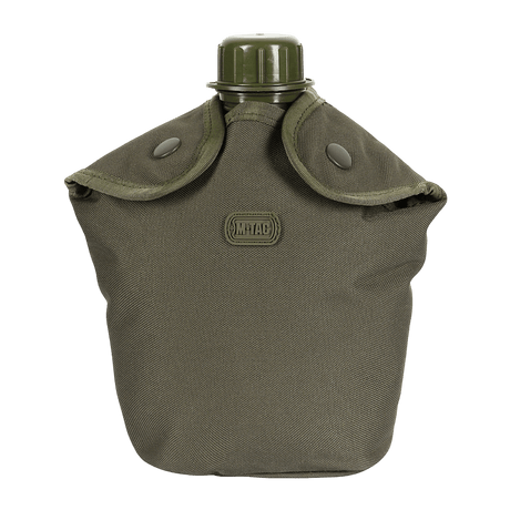 M-Tac Flaskhållare MOLLE i slitstark polyester, avsedd för vandring, med vattenavvisande PVC‑beläggning och MOLLE‑system. Mått: 120 x 70 x 170 mm.