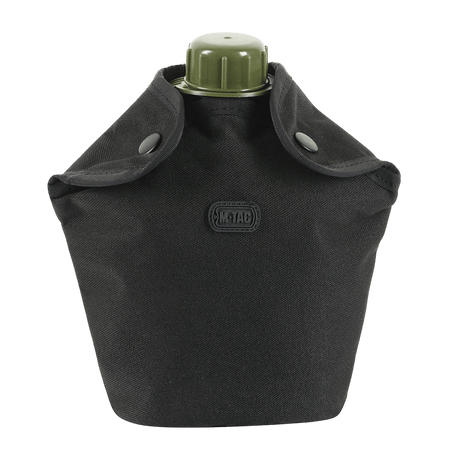 M-Tac Flaskhållare MOLLE i svart polyester med två knappstängningar och dräneringshål. Perfekt för utomhusbruk och lätt att fästa i MOLLE‑systemet.