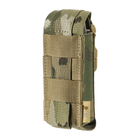 M-Tac Gasdåseholder Vertikal i camouflage‑design, gjord av MIL‑SPEC‑rem för snabb åtkomst och säker fästning med Woojin‑lås.