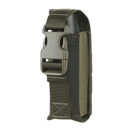 M-Tac Gasdåseholder Vertikal med Woojin-lås, fästs i MOLLE-systemet, tillverkad av hållbara MIL-SPEC-material.