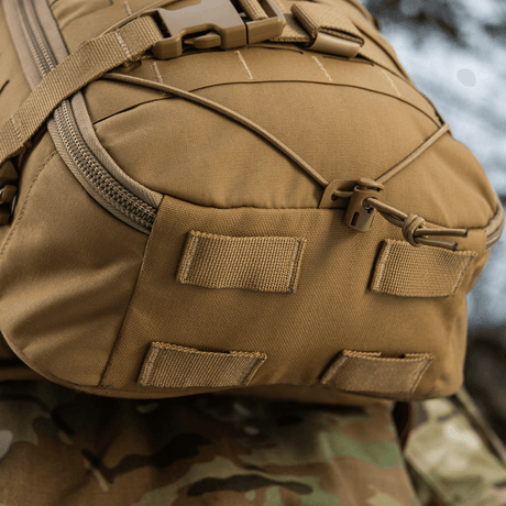 M-Tac Rygsäck Sturm Elite Gen.II i slitstarkt Cordura-material, med MOLLE-system och elastisk snörning för extra utrustning.