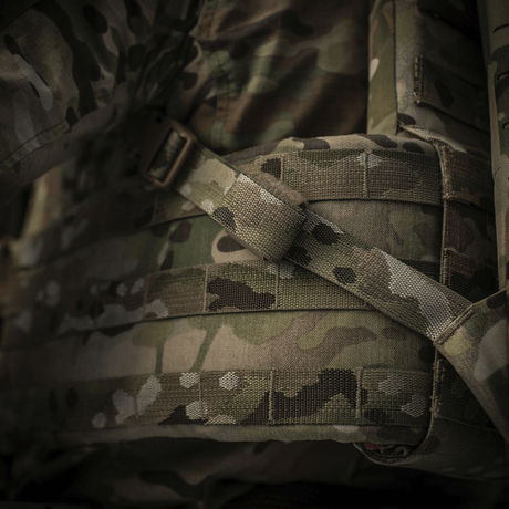 Närbild av M-Tac Rygsäck Sturm Elite Gen.II i camo, visar MOLLE-system och slitstarkt Cordura-material.