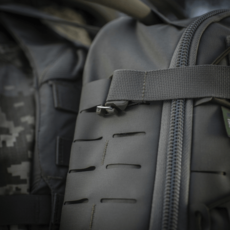 M-Tac Ryggsäck Sturm Elite Gen.II närbild av robust Cordura-material och MOLLE Laser Cut-system