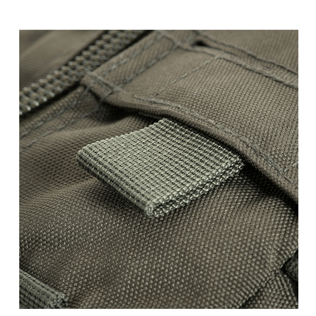 Detalje af M-Tac Large Assault Pack Rygsæk Laser Cut med MOLLE-fastgørelsessystem.