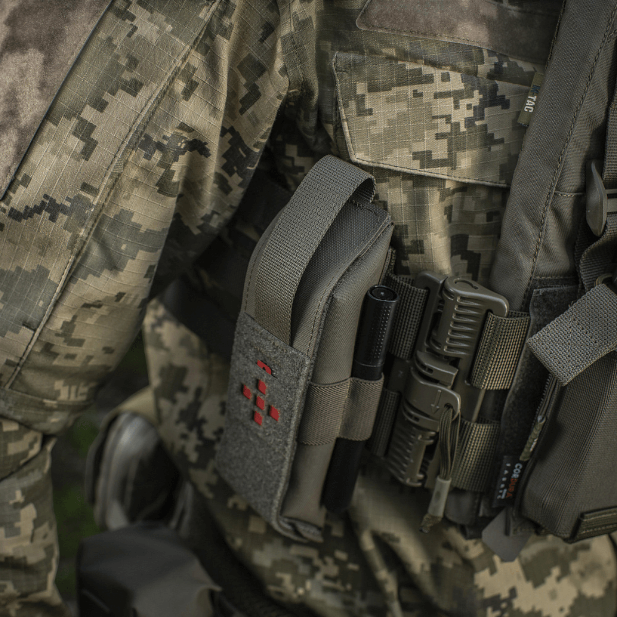 M-Tac Lomme til Tourniquet Closed monteret på taktisk vest