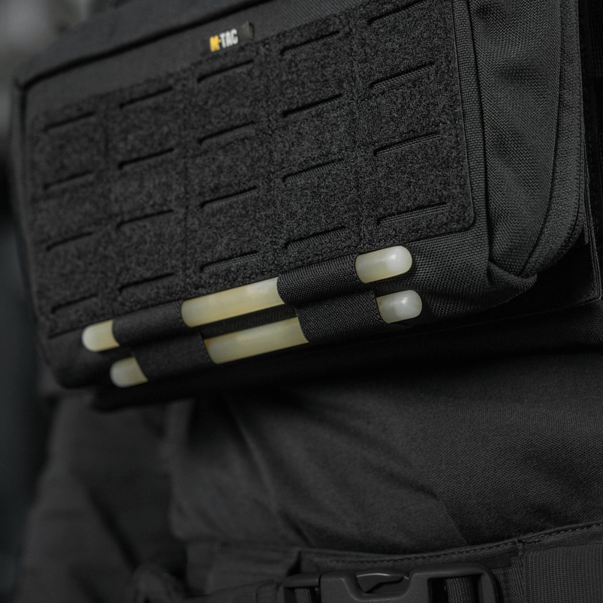 M-Tac Admin Pouch Large Elite i kraftigt Cordura 500D med velcro-panel til taktisk opbevaring.