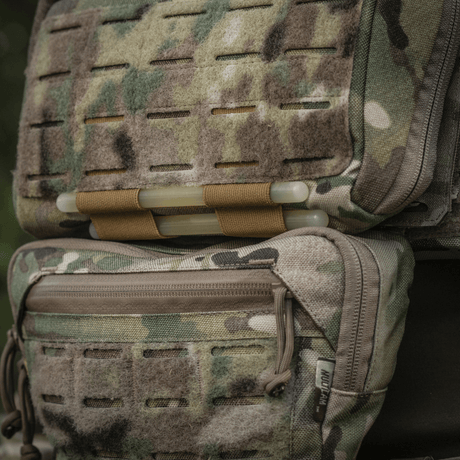 M-Tac Admin Pouch Large Elite i kamouflage med velour-velcro-panel och laserutskuret fäste för taktisk förvaring.