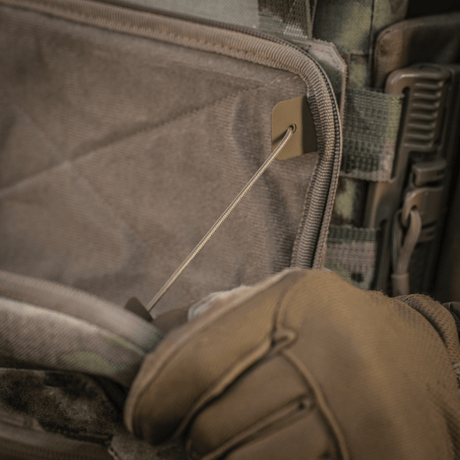 Närbild av M-Tac Admin Pouch Large Elite med hållbar Cordura 500D och inre velour-velcro, lämplig för taktisk utrustning och förvaring.