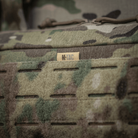 M-Tac Admin Pouch Large Elite i slitstarkt Cordura-tyg med laserutskuret velcro-panel, perfekt för taktisk utrustning.
