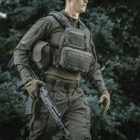 M-Tac Admin Pouch Large Elite på taktisk utrustning, lämplig för förvaring av dokument, mobiltelefoner, nycklar med mera. Tillverkad av hållbart Cordura.