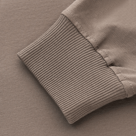 Detalj av beige mudd på M-Tac Pullover 4 Seasons, rund hals, stretchigt elastiskt tyg, lämplig för vardag och taktisk användning