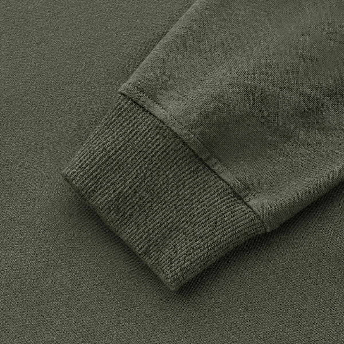 Detalje af manchet på M-Tac Pullover 4 Seasons med strækfast elastik, lavet af 95% bomuld og 5% elastan, velegnet til alle årstider.