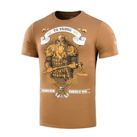 M-Tac T-shirt Viking, brun T-shirt med vikingemotiv i kampudrustning og teksten "Til Valhall", lavet af 93% bomuld og 7% andet materiale.