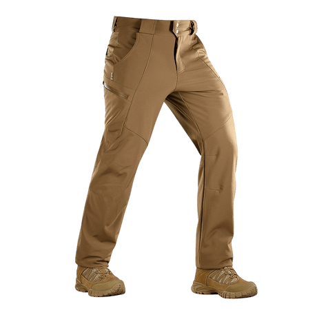 M-Tac Bukser Soft Shell Vinter i brunt softshell-materiale med fleecefor, ideelle til efterår og vinter.