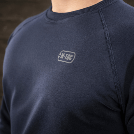 M-Tac Raglan Athlete sweatshirt i navyblå med raglanärm, optimal för sport och vardag; 95% bomull, 5% elastan.