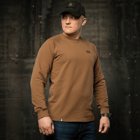 M-Tac Raglan Athlete sweatshirt i coyote med rund hals och raglanärm.