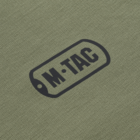 M-Tac Raglan Athlete i oliv med logotyp, idealisk för vardag och sport. Bekväm tröja med raglanärm och elastan för rörelsefrihet.