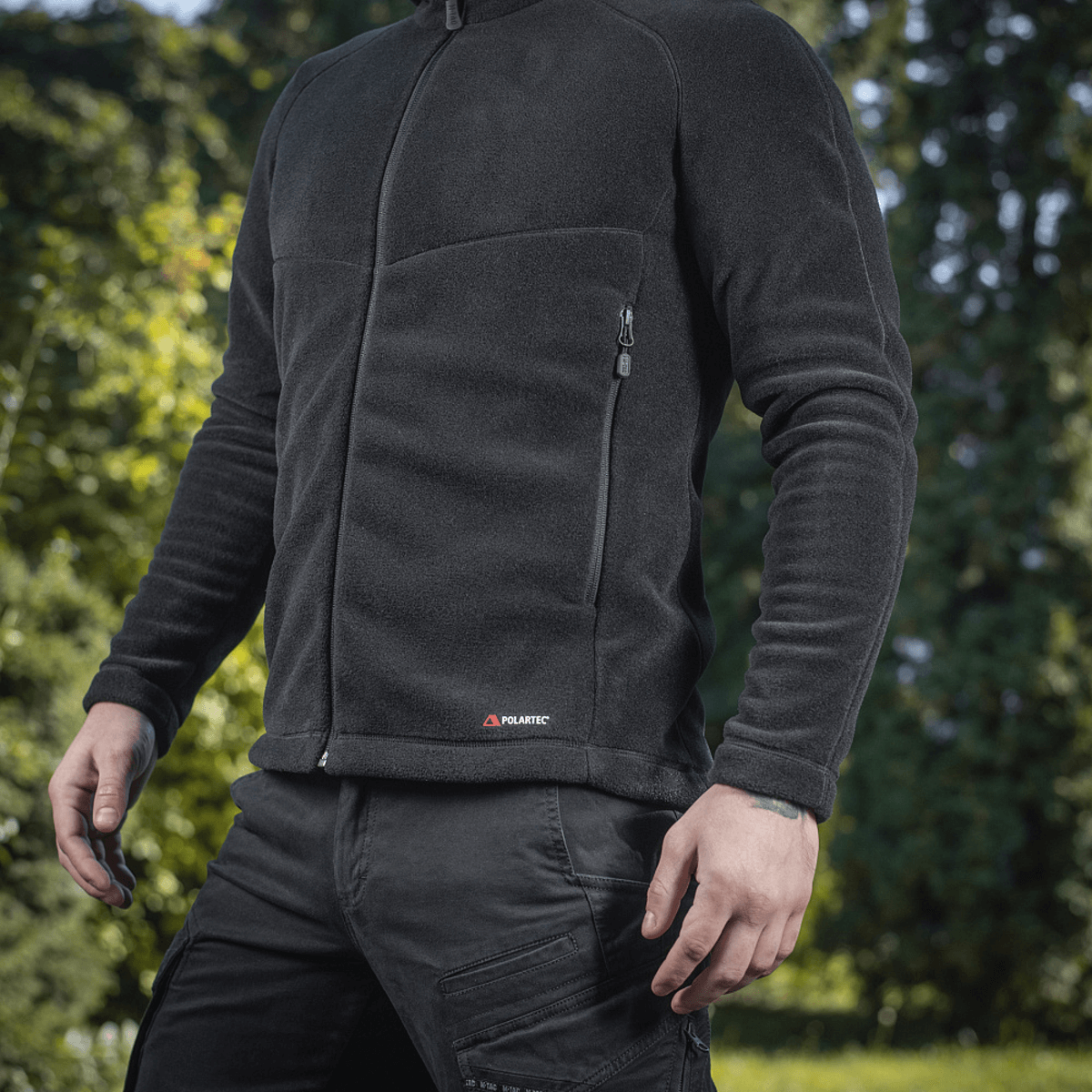 M-Tac Sprint Fleece Sweatshirt Polartec i sort, designet til komfort og holdbarhed i både hverdag og aktivitet i naturen.