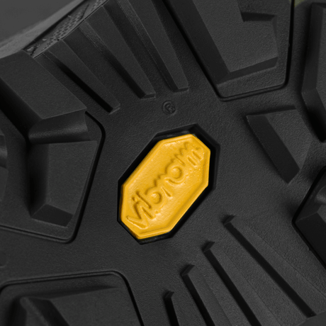 Detalj av Vibram-sula på M-Tac Taktiska Demi-Season Stövlar Pro Line för optimalt grepp och hållbarhet.