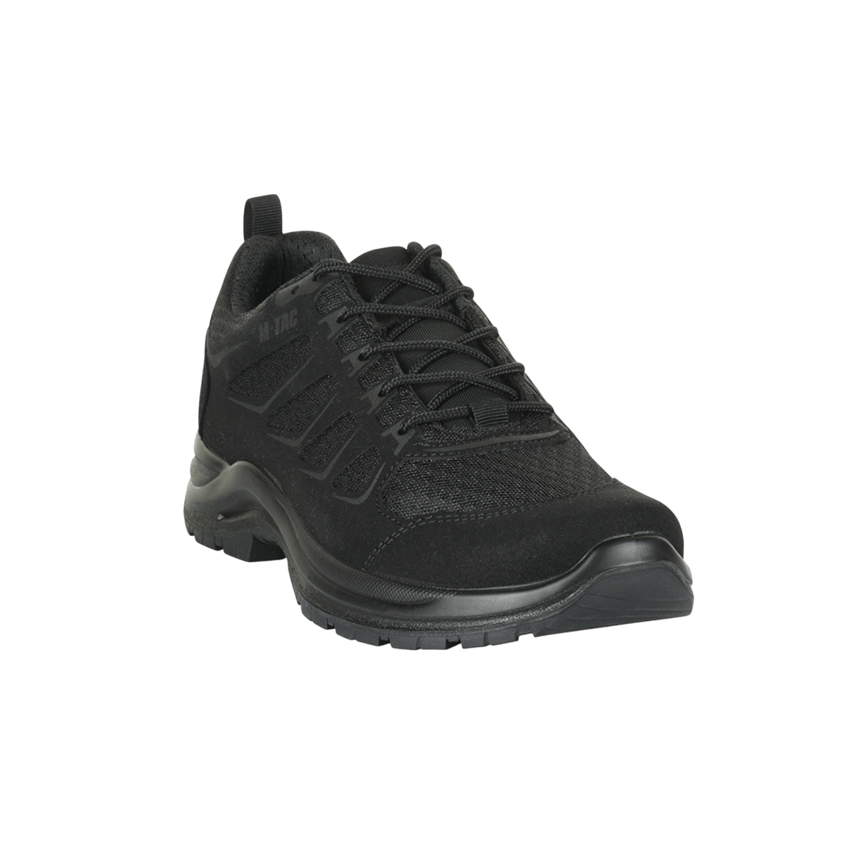 M-Tac Tactical Sneakers IVA i åndbart mesh og syntetisk nubuck, ideelle til trekking og outdoor-aktiviteter med forstærket tå og hæl.