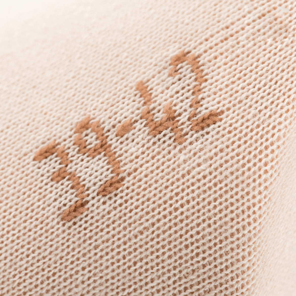 Størrelsesmærkning på tekstur af M-Tac Let Sportsokker i beige med størrelse 39-42 angivet.