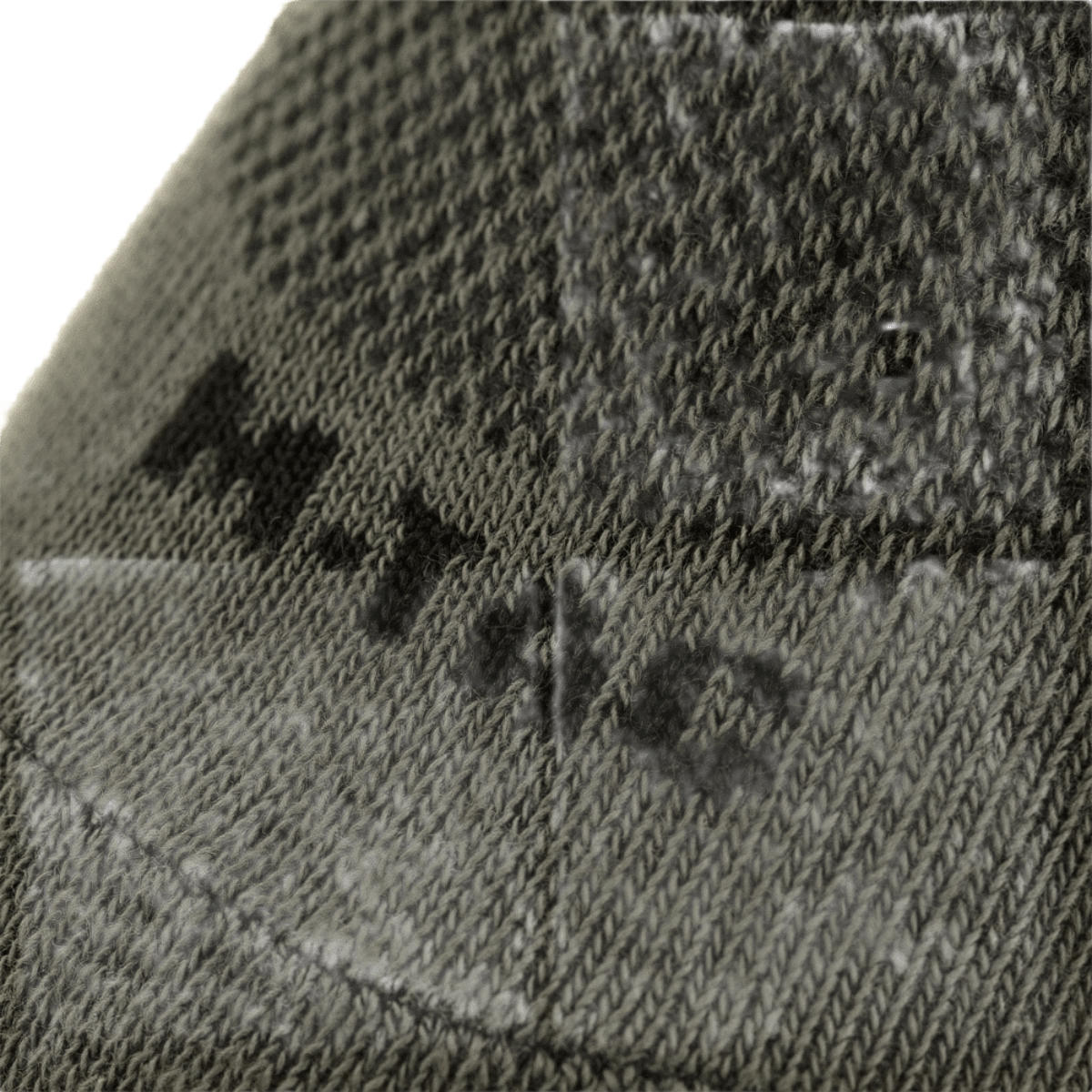 Close-up af M-Tac Let Sommersokker i åndbart materiale til løb og sport, 85% bomuld, ergonomisk designet.