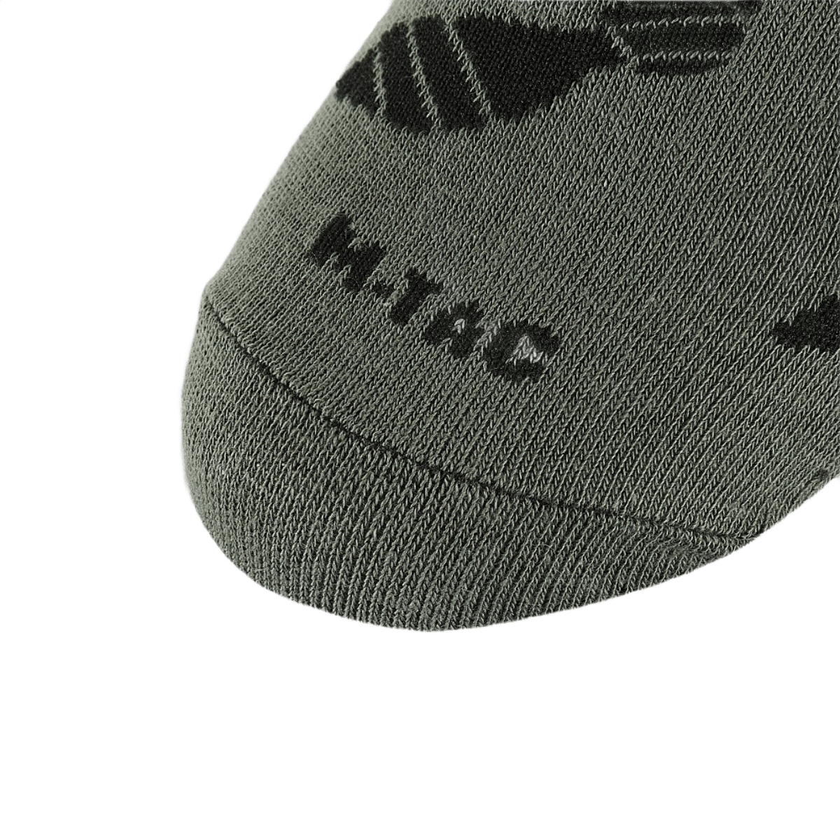 M-Tac Let Sommersokker Morter Bomber kort sok i let og åndbart materiale med unik Morter Bomber-mønster til mænds sport og fritid.