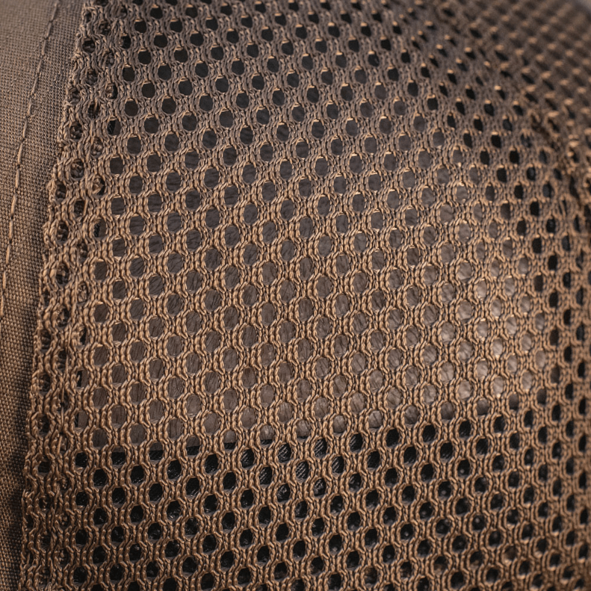 Detalje af M-Tac Baseball Cap Ripstop Elite Flex med ripstop stof i brun farve.