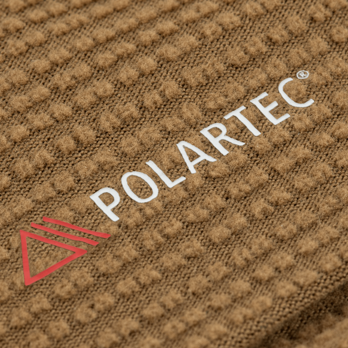 M-Tac Hjelm Watch Cap Polartec materiale med tekstil struktur og Polartec logo, slidstærk og perfekt til koldt vejr.