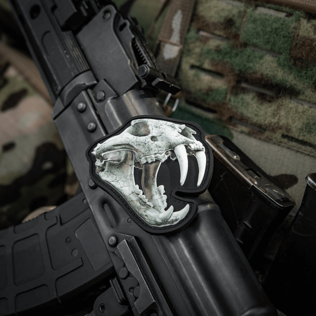 M-Tac Patch Old Tiger PVC med tigerkranium og 3D-effekt, velcrofastgørelse, på camouflage udstyr, 8 x 6,5 cm