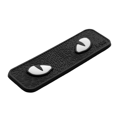 M-Tac Cat Eyes 3D PVC-patch med ljusreflekterande 3D-design och Velcro-fäste. Perfekt för utomhus och militärbruk.