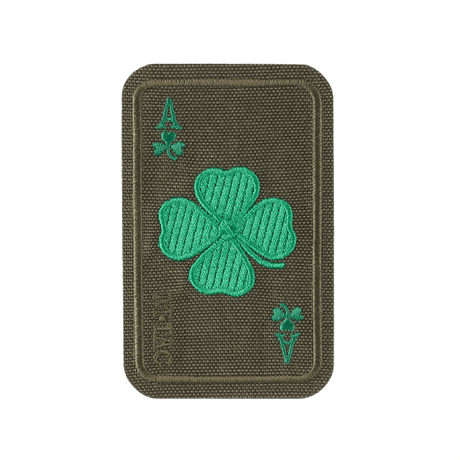 M-Tac Patch Lucky Card (Broderi) med klöverblad, broderad Cordura 500D, symboliserar tur och skydd. Fästs med Velcro.